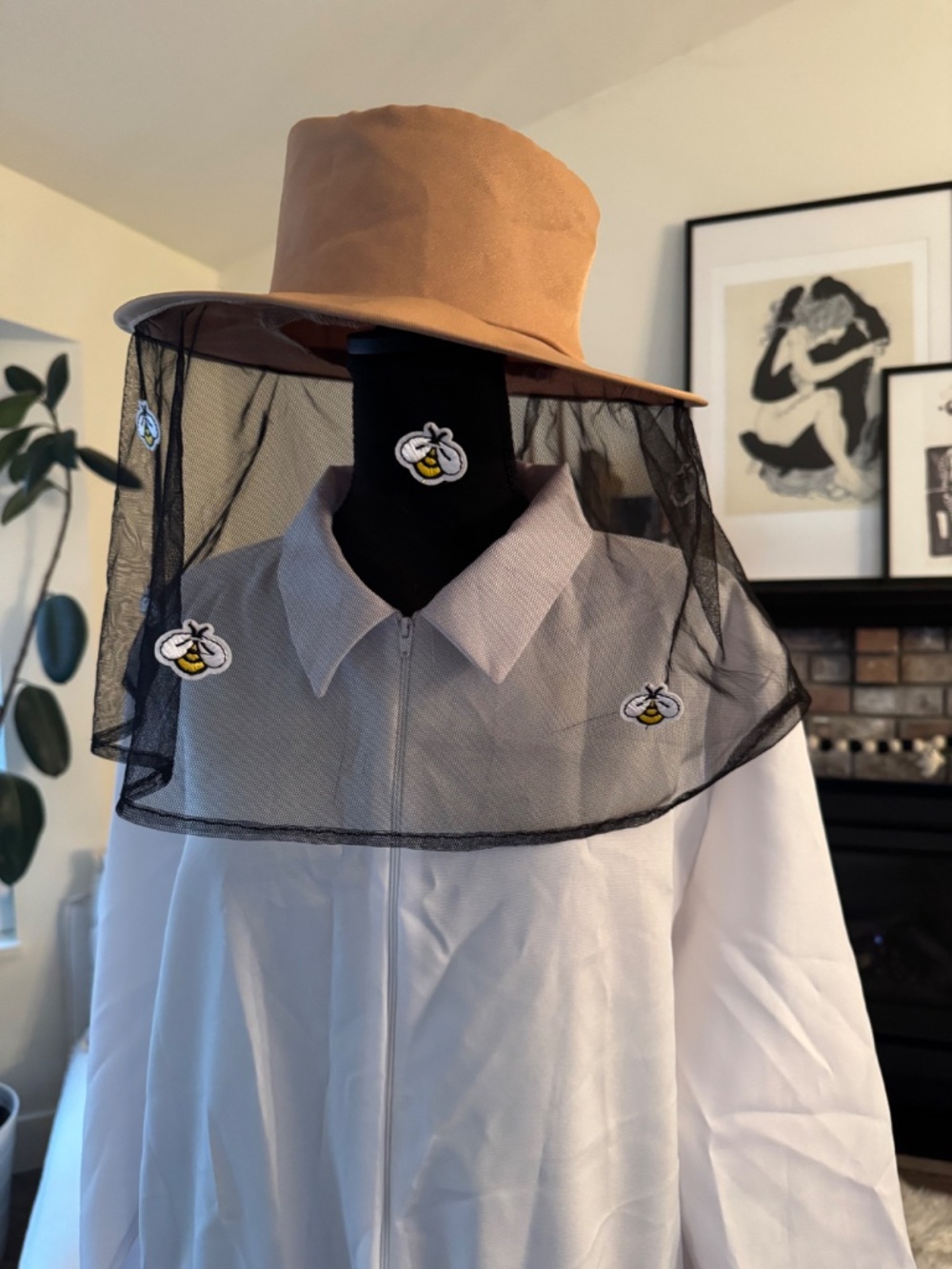 Beehive & Beekeeper Halloween Costume Set – Couples Costume / Funny Costume - Picture 4 of 11